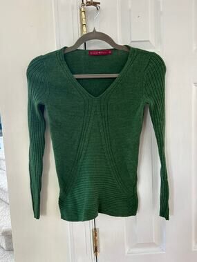 Krimson Klover Green Wool Long Sleeve V-Neck Sweater